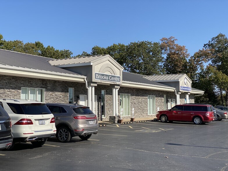 15765 State Hwy 13, Reeds Spring, MO à louer - Photo de l’immeuble – Image 3 sur 11
