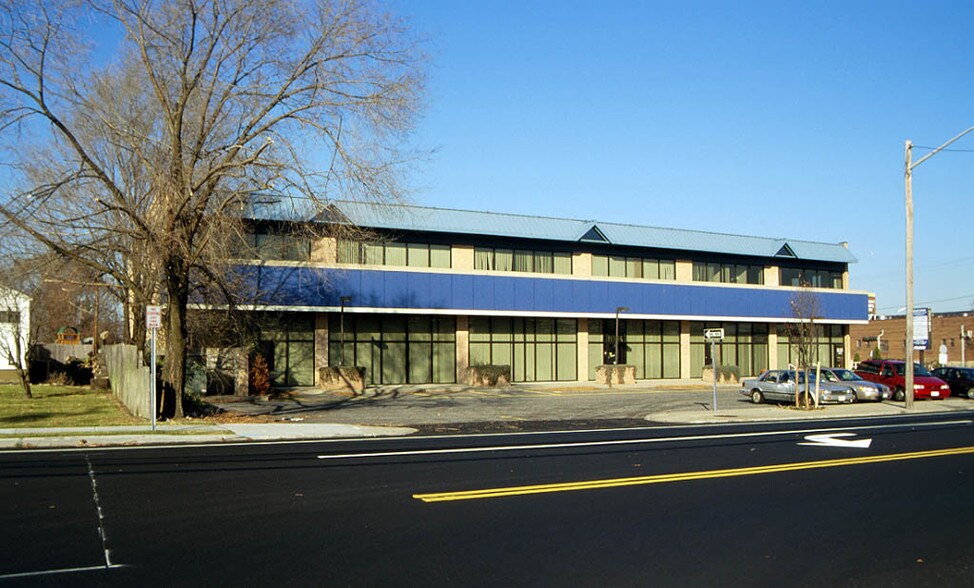 3305 Jerusalem Ave, Wantagh, NY à louer - Photo principale – Image 2 sur 2