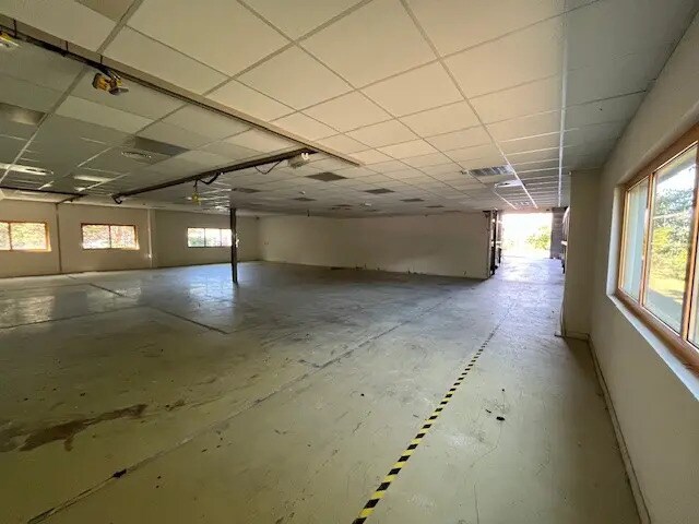 Local d’activités dans Saint-Raphaël à louer - Photo intérieure – Image 3 sur 3