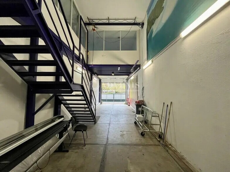 Local d'activités dans Sartrouville à vendre - Photo de l’immeuble – Image 3 sur 7