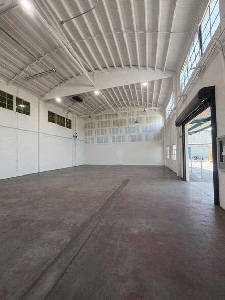 2217 Revere Ave, San Francisco, CA à louer - Photo de l’immeuble – Image 2 sur 4