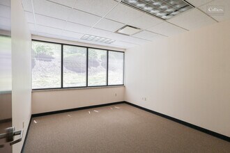 11 Grandview Cir, Canonsburg, PA à louer Photo intérieure– Image 1 sur 5