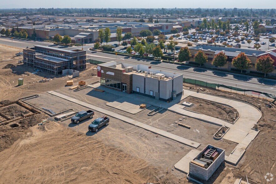 3426 N Dinuba Blvd, Visalia, CA à vendre - Aérien – Image 2 sur 18