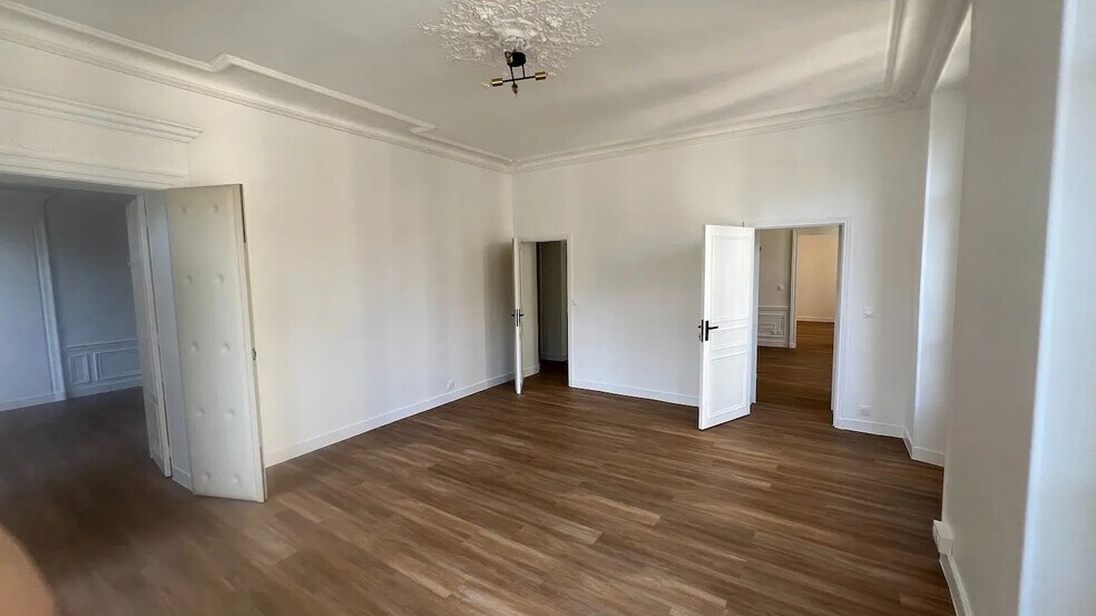 Bureau dans Paris à louer - Photo intérieure – Image 2 sur 5