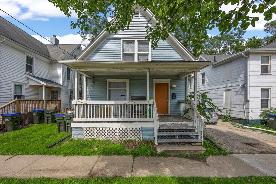 17 S Johnson St, Iowa City, IA à vendre - Photo de l’immeuble – Image 2 sur 5