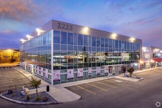 Plus de détails pour 3105-3223 5 Ave NE, Calgary, AB - Bureau à louer
