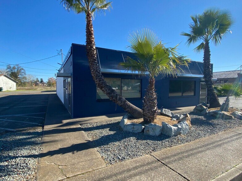1699 South St, Anderson, CA à louer - Photo principale – Image 1 sur 15