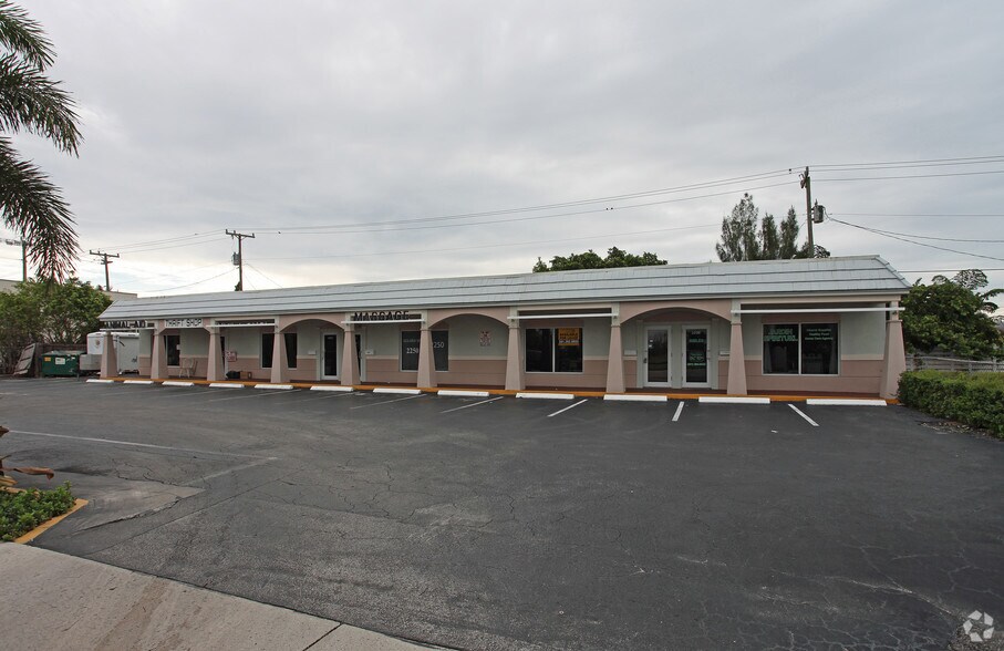 2236-2266 N Dixie Hwy, Boca Raton, FL à louer - Photo de l’immeuble – Image 2 sur 2