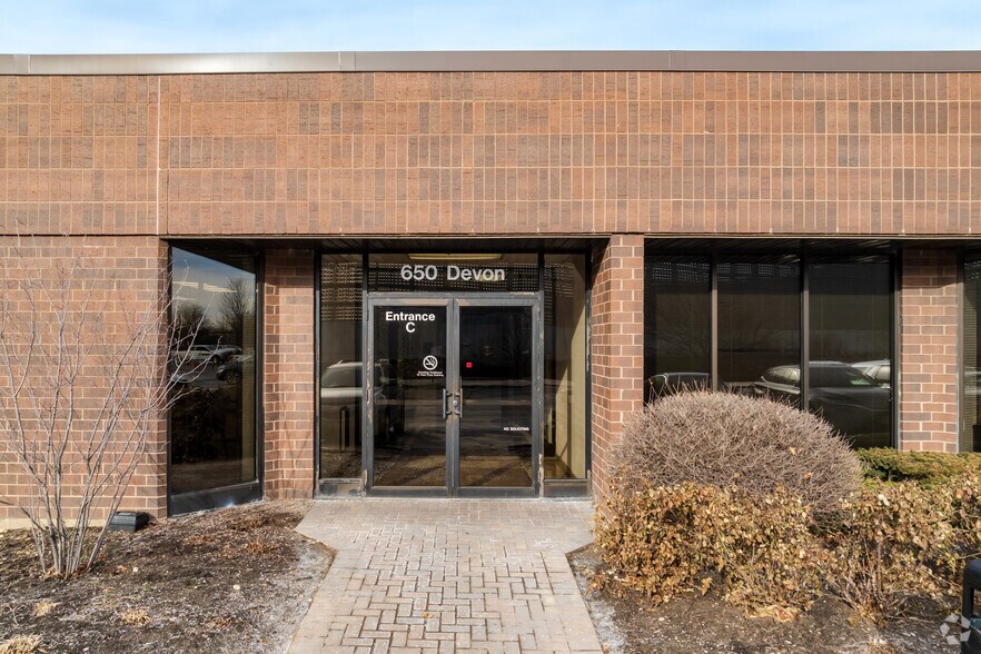 650 E Devon Ave, Itasca, IL à louer - Photo de l’immeuble – Image 3 sur 5