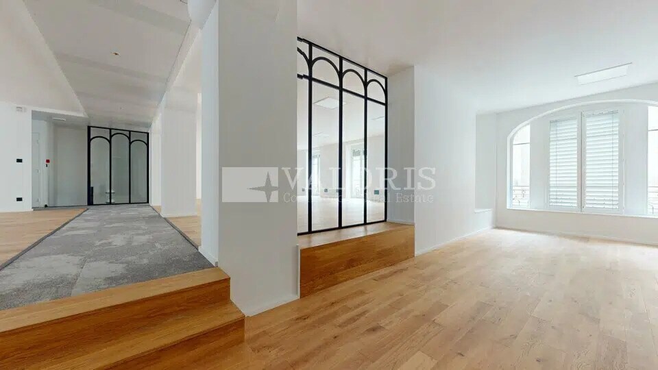 Bureau dans Lyon à vendre - Photo de l’immeuble – Image 3 sur 12