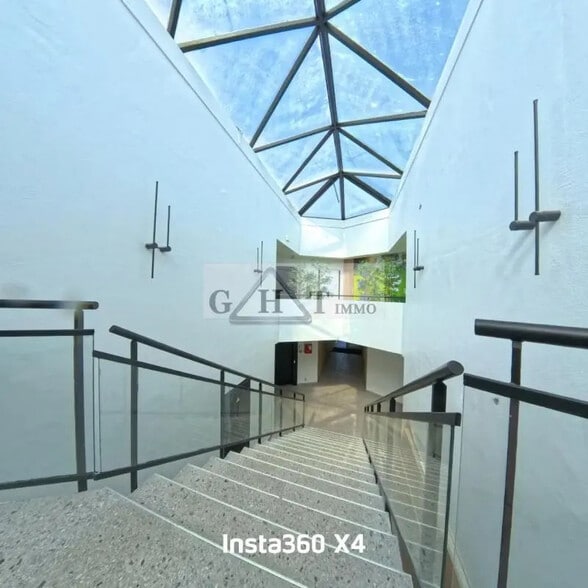 Bureau dans Créteil à louer - Photo de l’immeuble – Image 3 sur 10