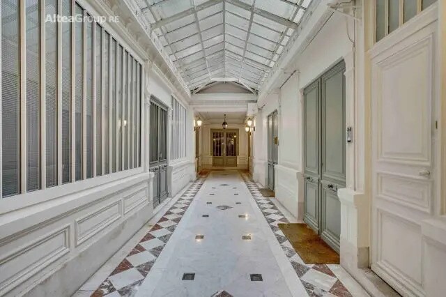 Bureau dans Paris à vendre - Hall d’entrée – Image 2 sur 9