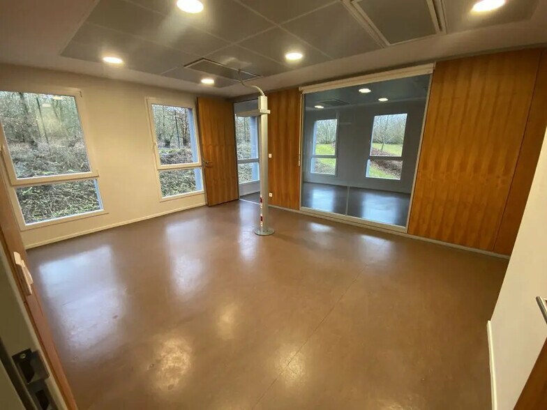 Bureau dans Reims à vendre - Photo de l’immeuble – Image 2 sur 12