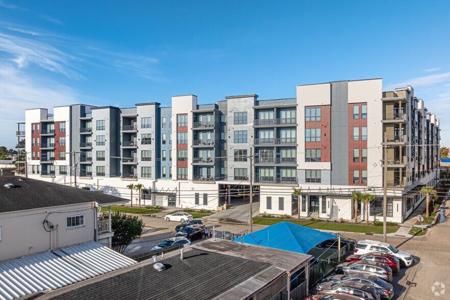 3100 Lake Villa Dr, Metairie, LA à louer - Photo de l’immeuble – Image 2 sur 41