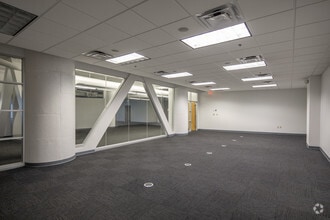 302 W 3rd St, Cincinnati, OH à louer Photo intérieure– Image 2 sur 7