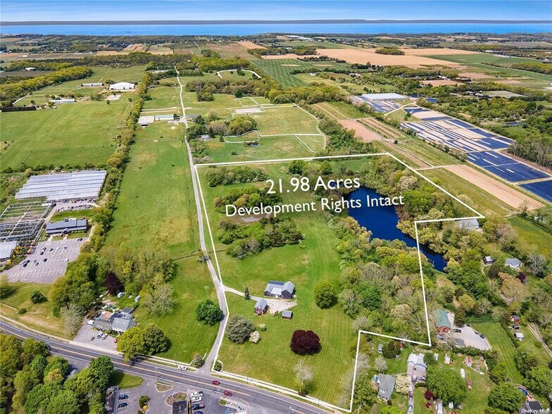 1408 Route 25, Jamesport, NY à vendre - Aérien – Image 3 sur 6