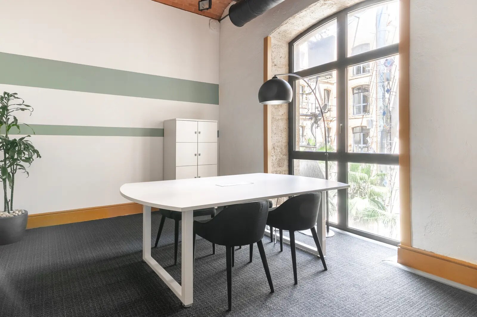 10 Place De La Joliette, Marseille à louer Photo de l’immeuble– Image 1 sur 26