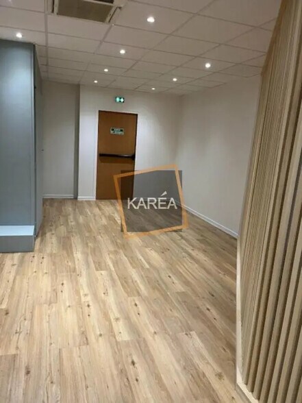 Bureau dans Torcy à louer - Photo de l’immeuble – Image 3 sur 5