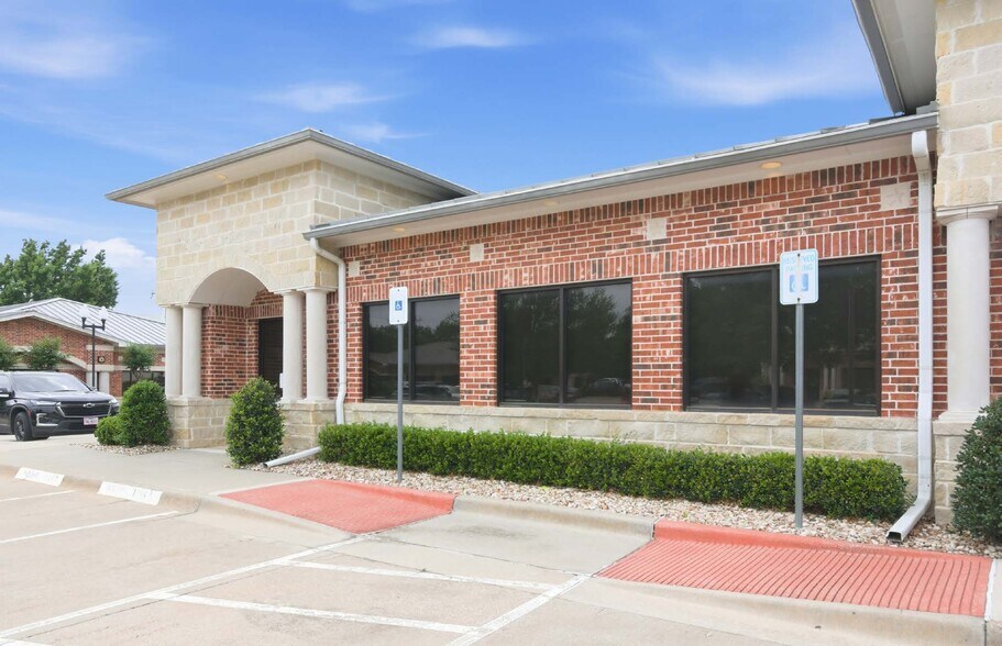 1139 Keller Pky, Keller, TX à louer - Photo de l’immeuble – Image 2 sur 2