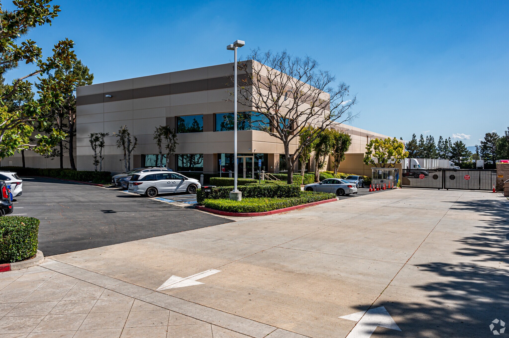 1750 S Pointe Ave, Ontario, CA à louer Photo principale– Image 1 sur 7