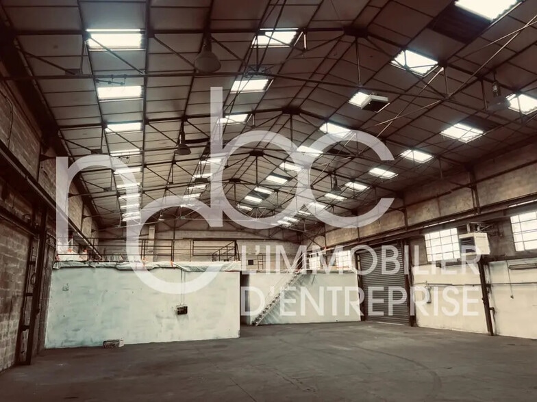 Local d’activités dans Chassieu à louer - Photo intérieure – Image 3 sur 8