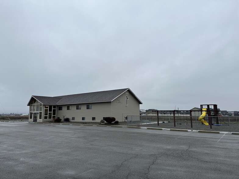 8076 W Prairie Ave, Post Falls, ID à louer - Photo de l’immeuble – Image 2 sur 12