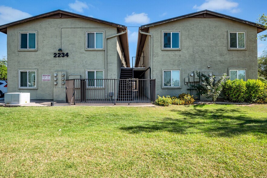 2234 W Hazelwood St, Phoenix, AZ à vendre - Photo de l’immeuble – Image 2 sur 29