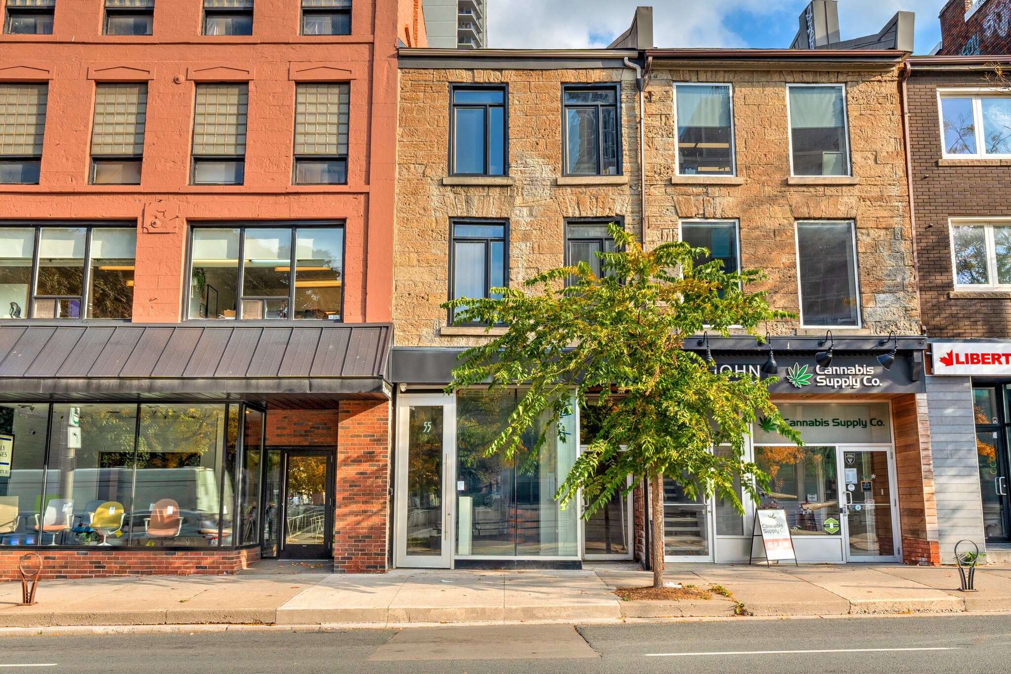 55 John St S, Hamilton, ON à louer Photo de l’immeuble– Image 1 sur 8