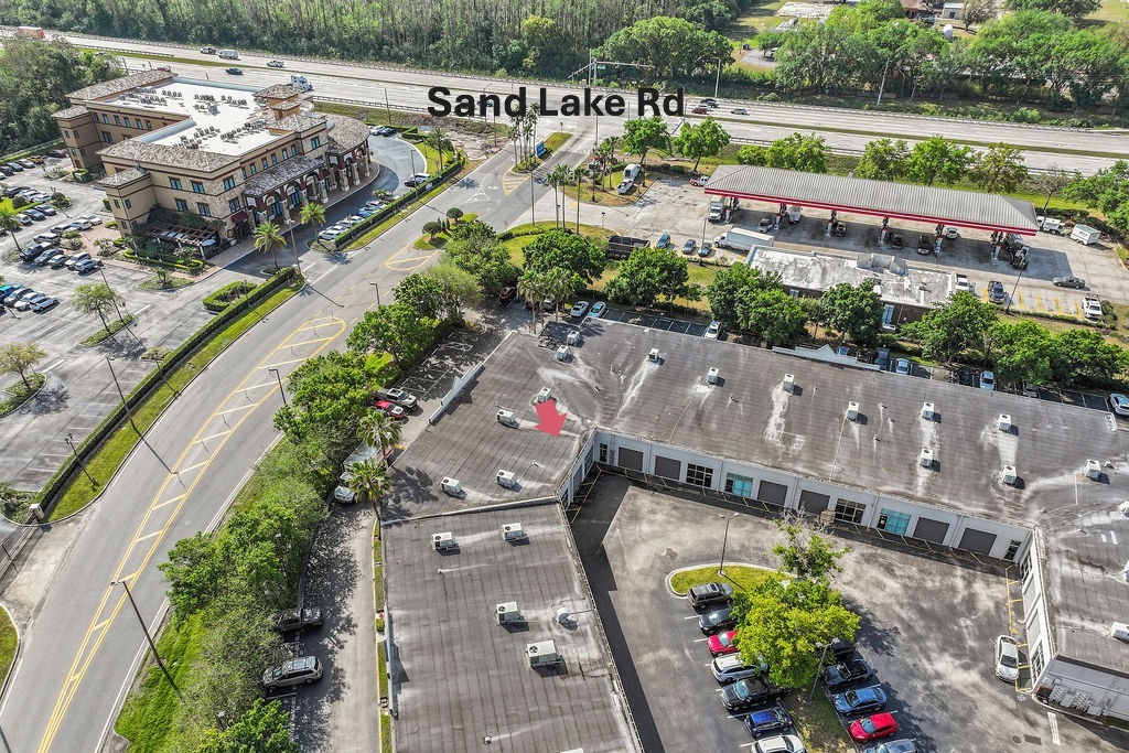 7901 Kingspointe Pky, Orlando, FL 32819 - Lot 20 - - Photo intérieure - Image 1 of 12