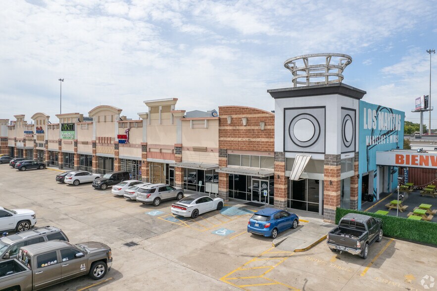 415 W Little York Rd, Houston, TX à louer - Photo de l’immeuble – Image 2 sur 12