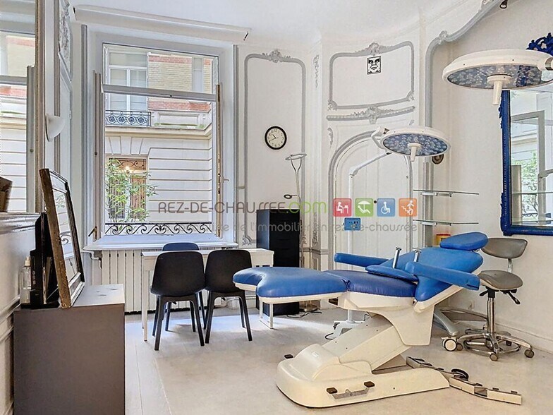 Immeuble residentiel dans Paris à vendre - Photo de l’immeuble – Image 3 sur 12