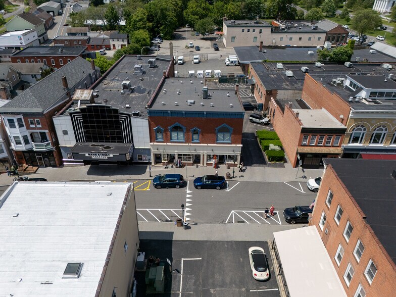 36-38 Bank St, New Milford, CT à vendre - Photo de l’immeuble – Image 3 sur 34