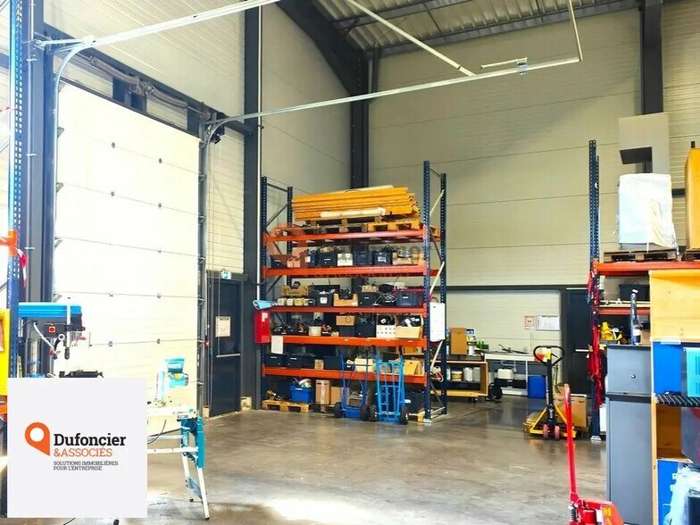 Industriel/Logistique dans Dissay à louer - Photo de l’immeuble – Image 3 sur 12