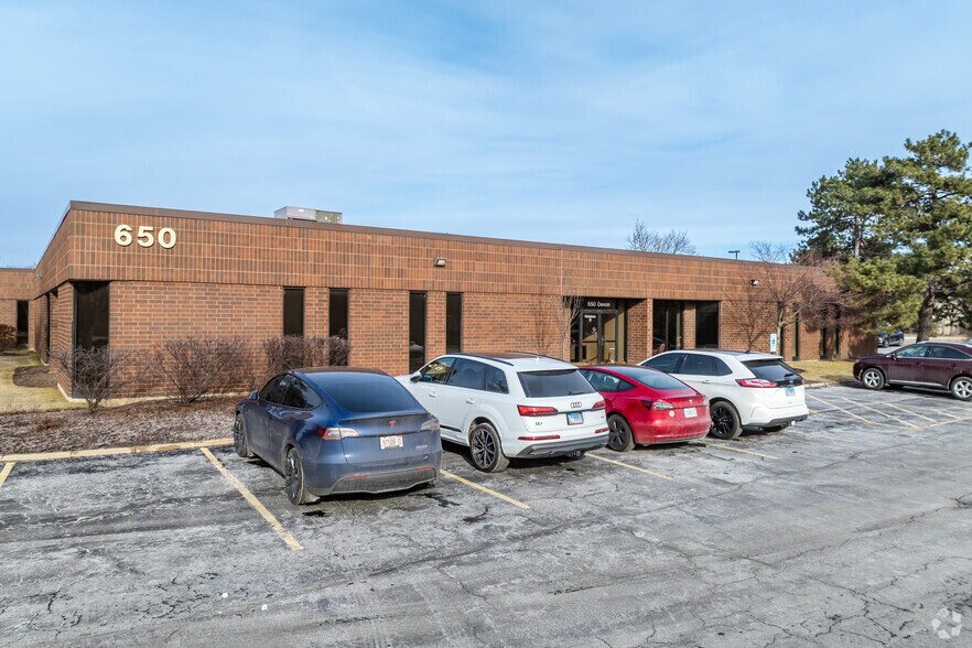 650 E Devon Ave, Itasca, IL à louer - Photo de l’immeuble – Image 2 sur 13