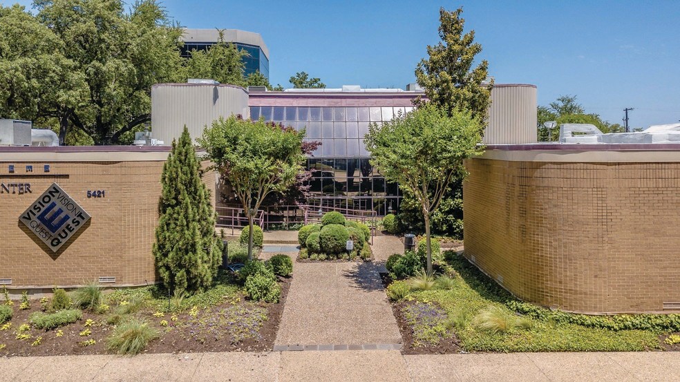 5421 La Sierra Dr, Dallas, TX à louer - Photo de l’immeuble – Image 2 sur 3