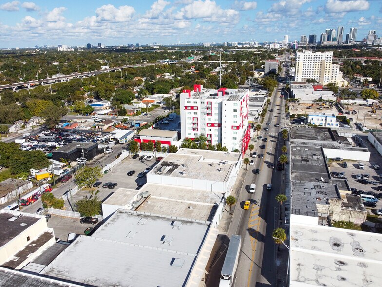1635 NW 36th St, Miami, FL à louer - Aérien – Image 3 sur 15