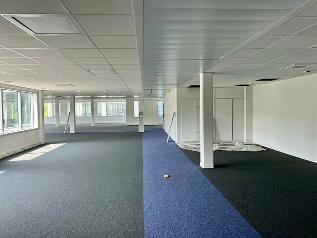 Plus de détails pour Bureau à vendre