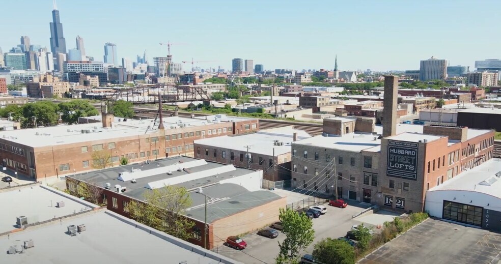 1821 W Hubbard St, Chicago, IL à louer - Photo de l’immeuble – Image 1 sur 10
