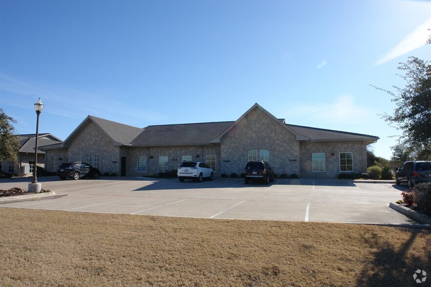 134 El Chico Trl, Willow Park, TX à louer - Photo de l’immeuble – Image 3 sur 4
