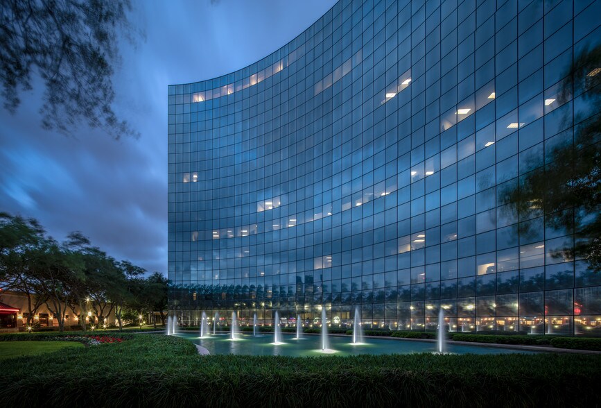 10777 Westheimer Rd, Houston, TX à louer - Photo de l’immeuble – Image 2 sur 29