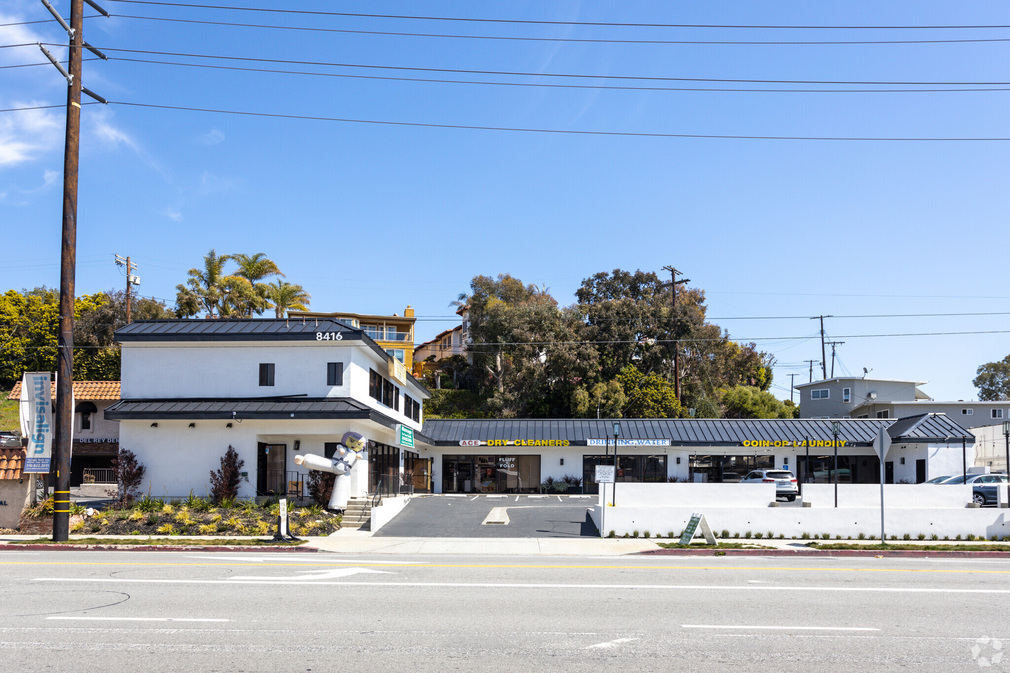 8416-8432 Pershing Dr, Playa Del Rey, CA à louer Photo principale– Image 1 sur 29