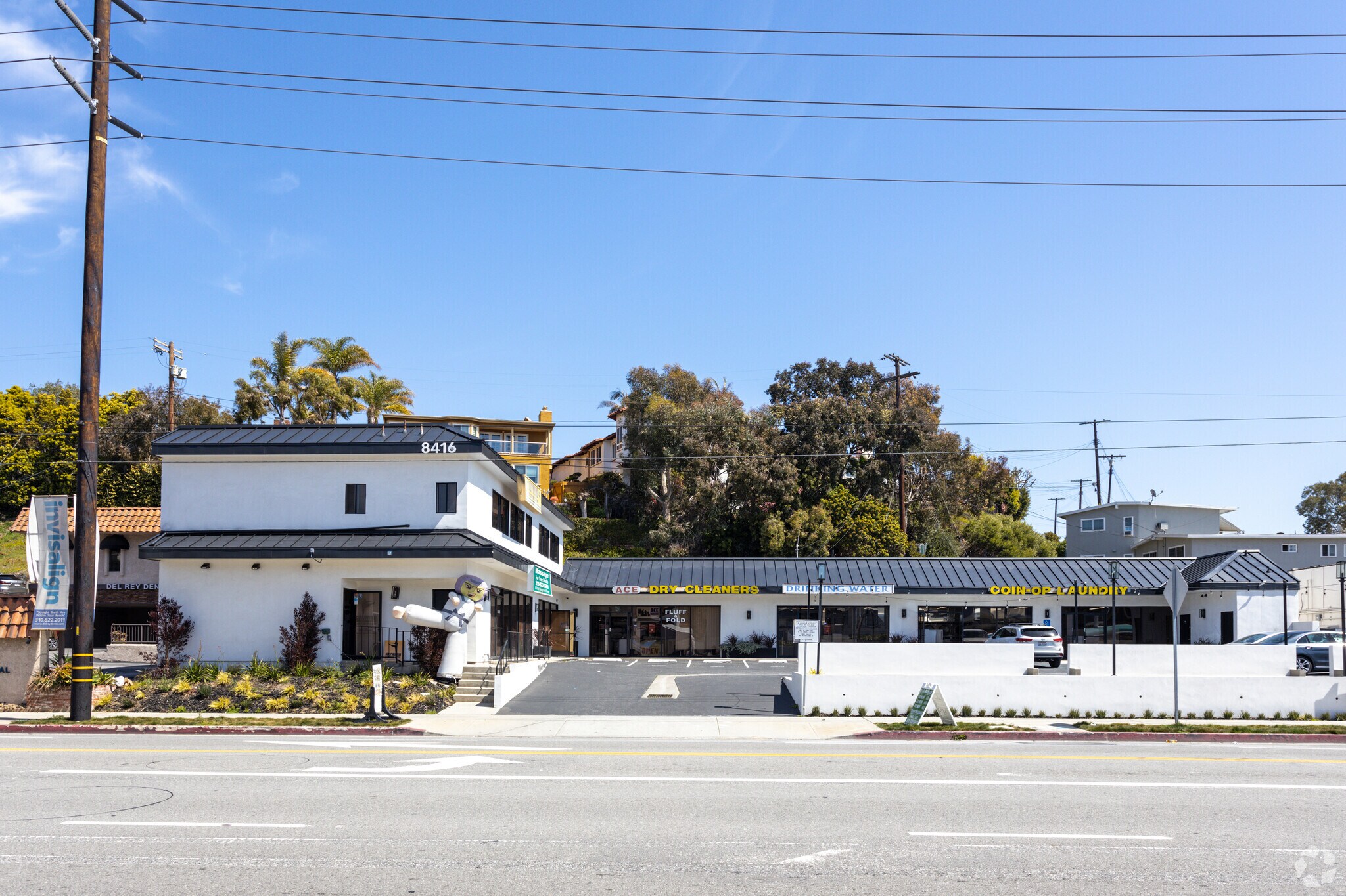 8416-8432 Pershing Dr, Playa del Rey, CA à louer Photo principale– Image 1 sur 29