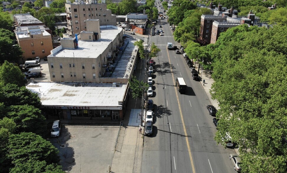 1629 Ralph Ave, Brooklyn, NY à vendre - Photo de l’immeuble – Image 3 sur 13