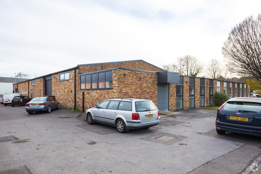 2-3B Sovereign Way, Tonbridge à louer - Photo de l’immeuble – Image 3 sur 3