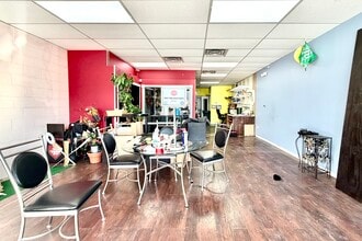 901-955 W Wise Rd, Schaumburg, IL à louer Photo intérieure– Image 2 sur 3