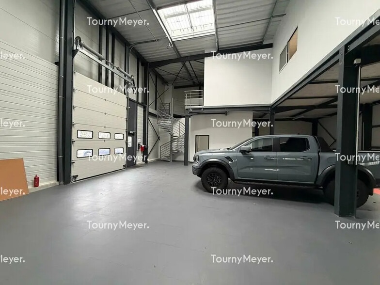 Local d’activités dans Mérignac à louer - Photo de l’immeuble – Image 2 sur 7