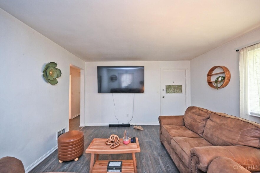 3143 Saffer St, Cincinnati, OH à vendre - Photo intérieure – Image 3 sur 15