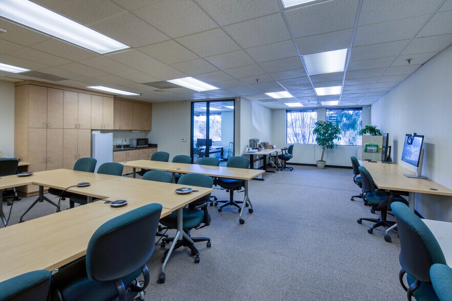1754 Technology Dr, San Jose, CA à vendre - Photo de l’immeuble – Image 3 sur 23