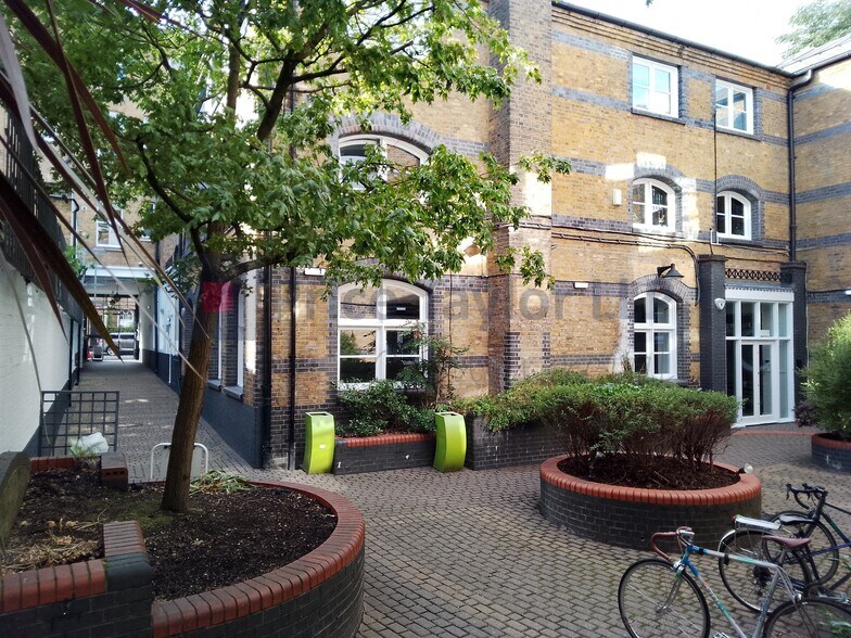 142-144 Liverpool Rd, Londres à louer - Photo de l’immeuble – Image 1 sur 14