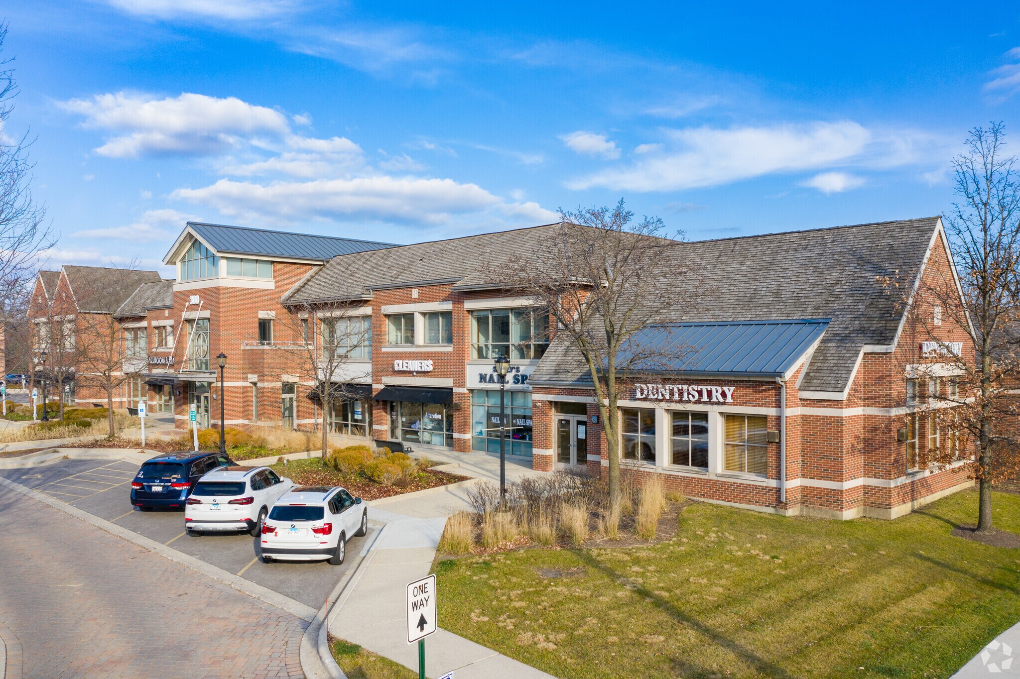 300 Village Green Dr, Lincolnshire, IL à louer Photo principale– Image 1 sur 9